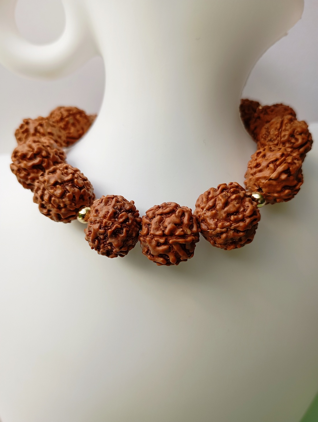 Bratara barbateasca cu seminte Rudraksha si margele placate cu aur 18K - bijuterii - brățări - brățări din mărgele - Artynos.ro