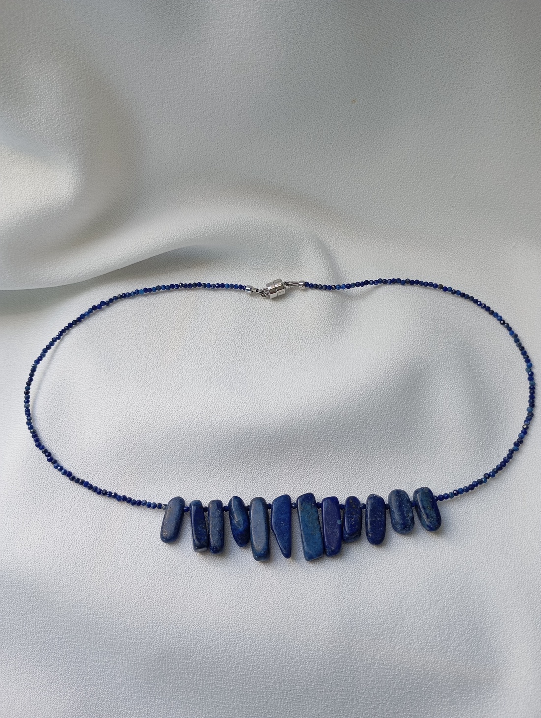 Colier cu Lapis Lazuli si inchidere magnetica - bijuterii - coliere - coliere din mărgele - Artynos.ro