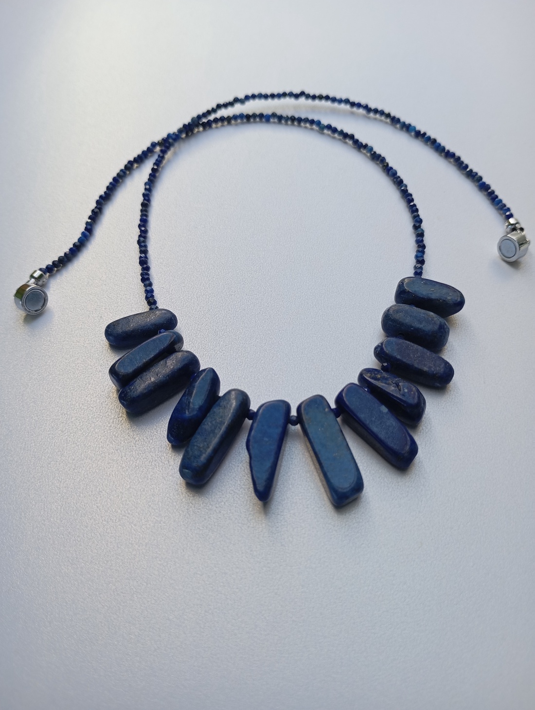 Colier cu Lapis Lazuli si inchidere magnetica - bijuterii - coliere - coliere din mărgele - Artynos.ro