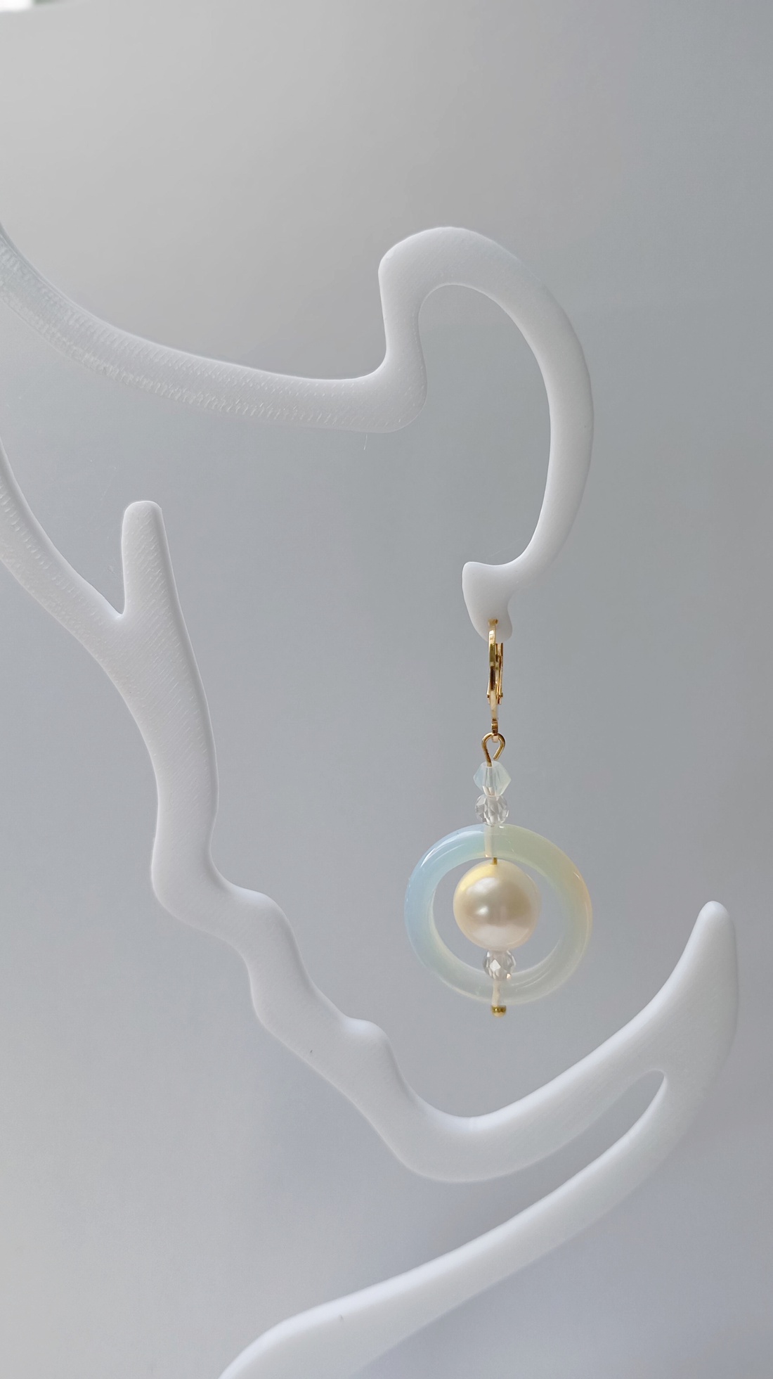 Cercei cu cerc de Opal 2cm, perla de cultura si cubic zirconia, tortite placate cu aur 18K - bijuterii - cercei - cercei din pietre semiprețioase - Artynos.ro