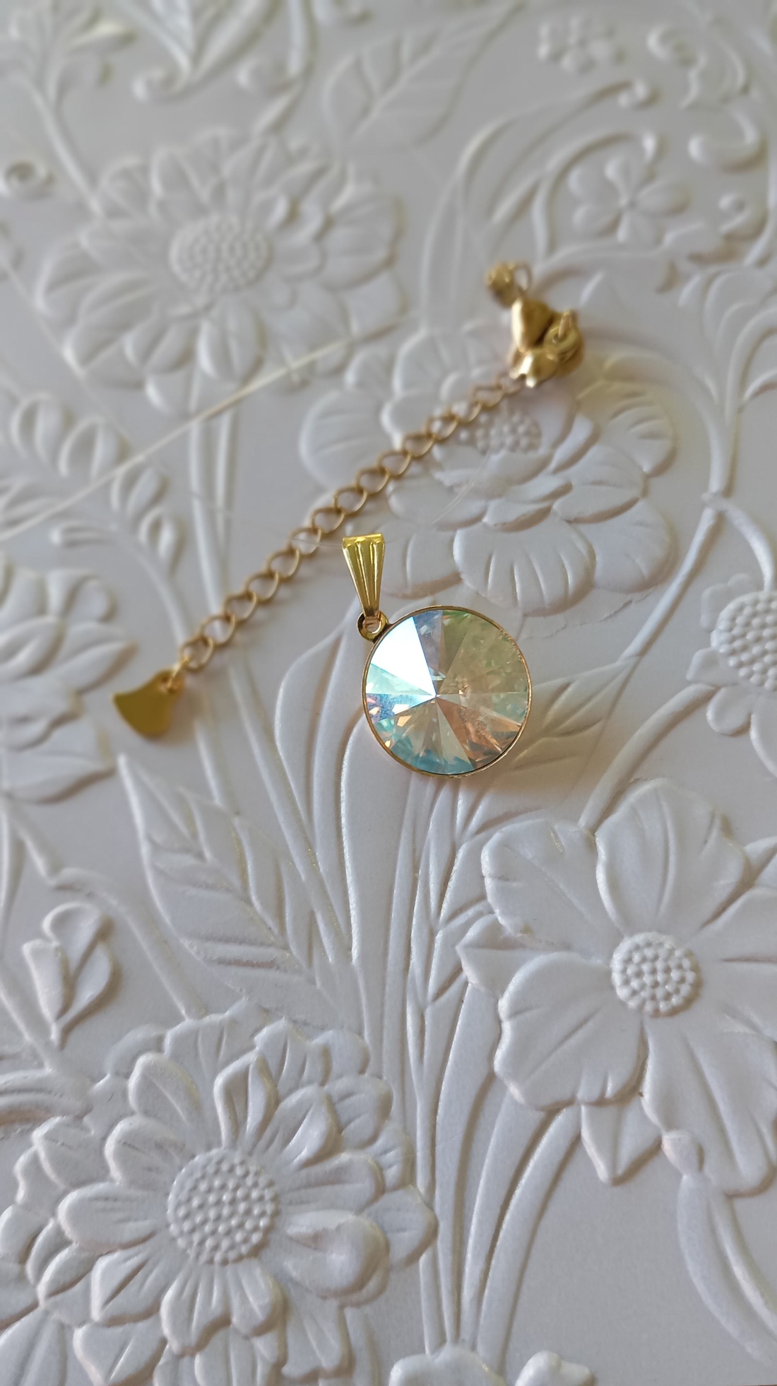 Colier cu Swarovski 14mm Silk Shimmer pe fir transparent - bijuterii - coliere - coliere cu pandative - Artynos.ro