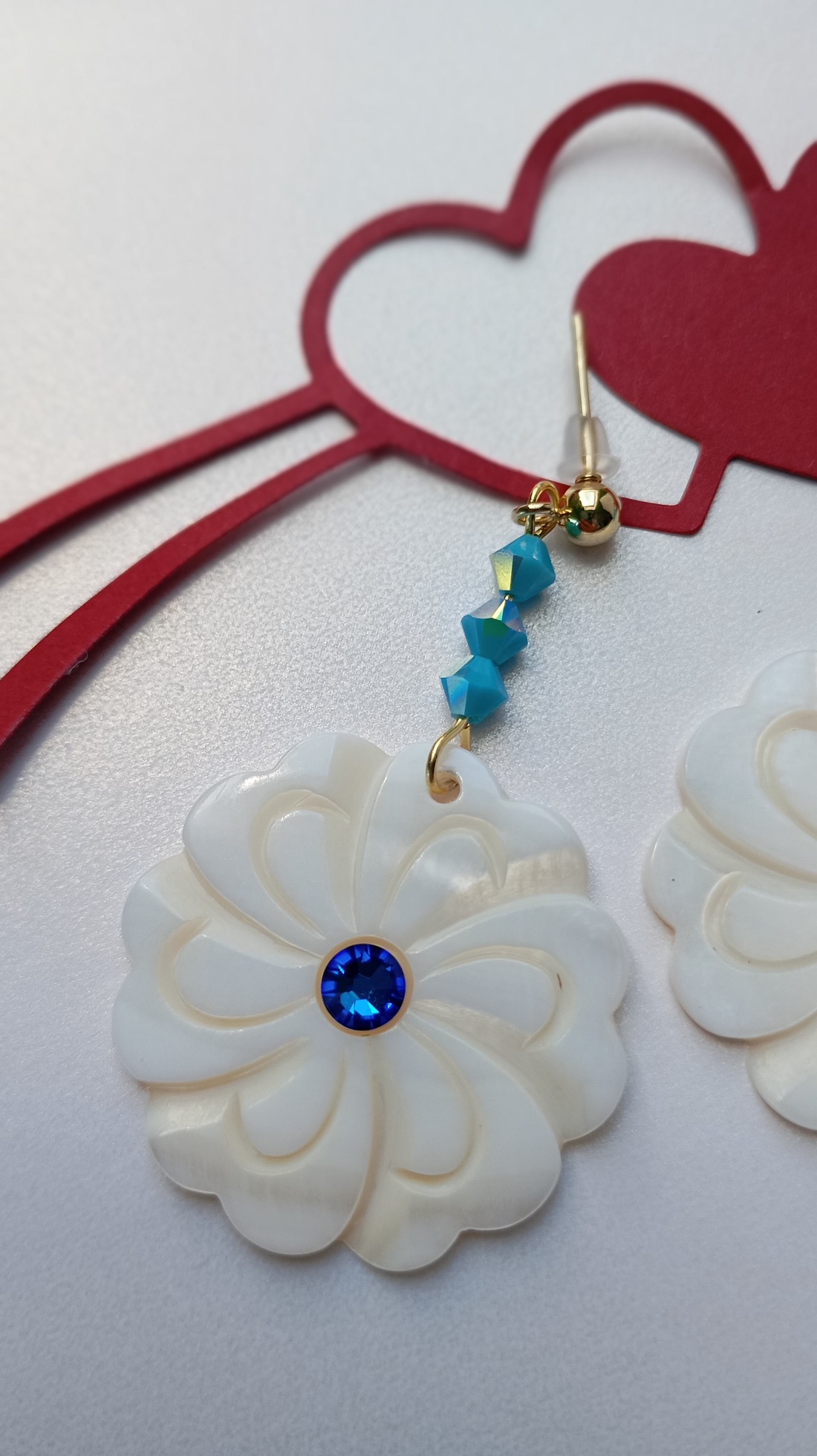 Cercei Floare Sidef 3 cm cu cristale Swarovski - bijuterii - cercei - cercei din pietre semiprețioase - Artynos.ro