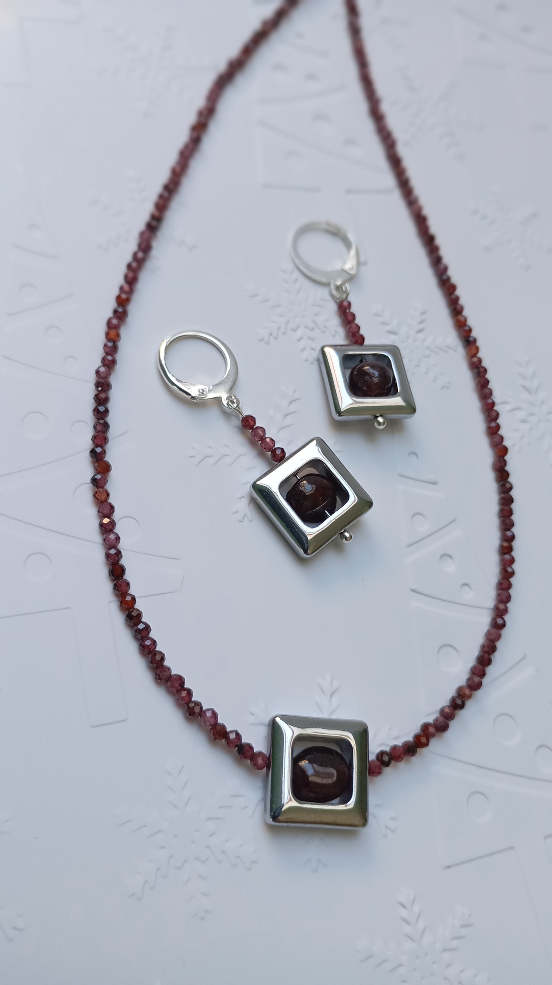 Set bijuterii cu Granat, Hematit si tortite placate cu argint 925 - bijuterii - seturi de bijuterii - Artynos.ro