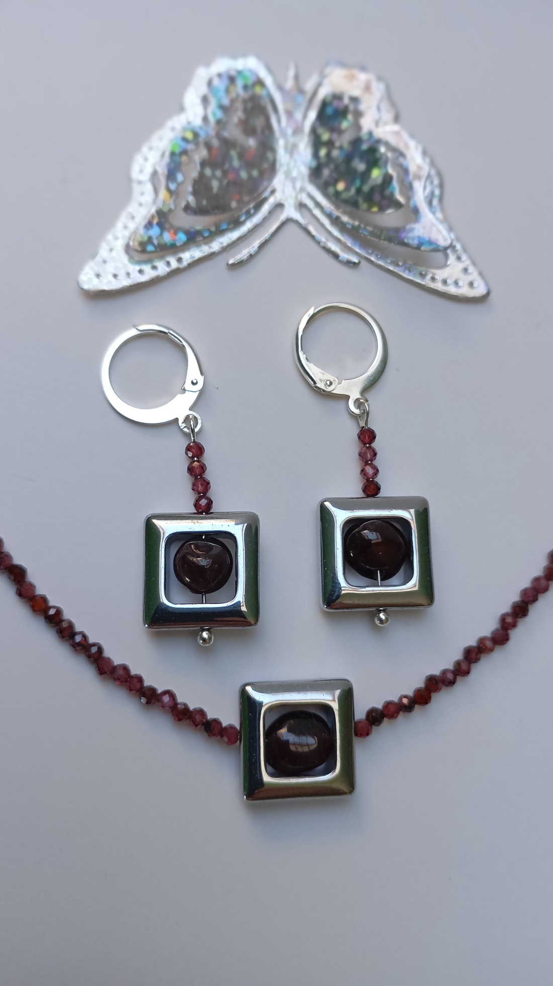 Set bijuterii cu Granat, Hematit si tortite placate cu argint 925 - bijuterii - seturi de bijuterii - Artynos.ro