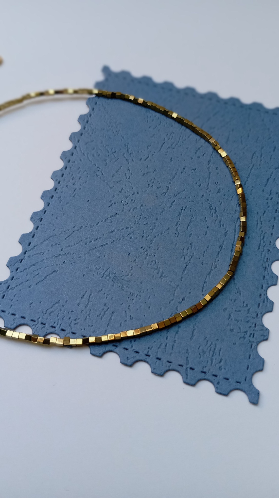 Colier finut din Hematit 1.5mm lungime 42cm - bijuterii - coliere - coliere din pietre semiprețioase - Artynos.ro
