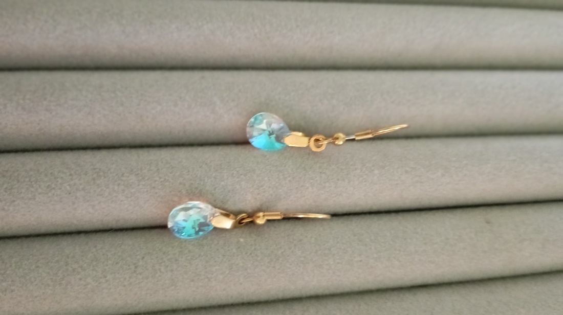 Cercei placati cu aur 18K si Swarovski Aurore Boreale Bleu - bijuterii - cercei - cercei lungi - Artynos.ro
