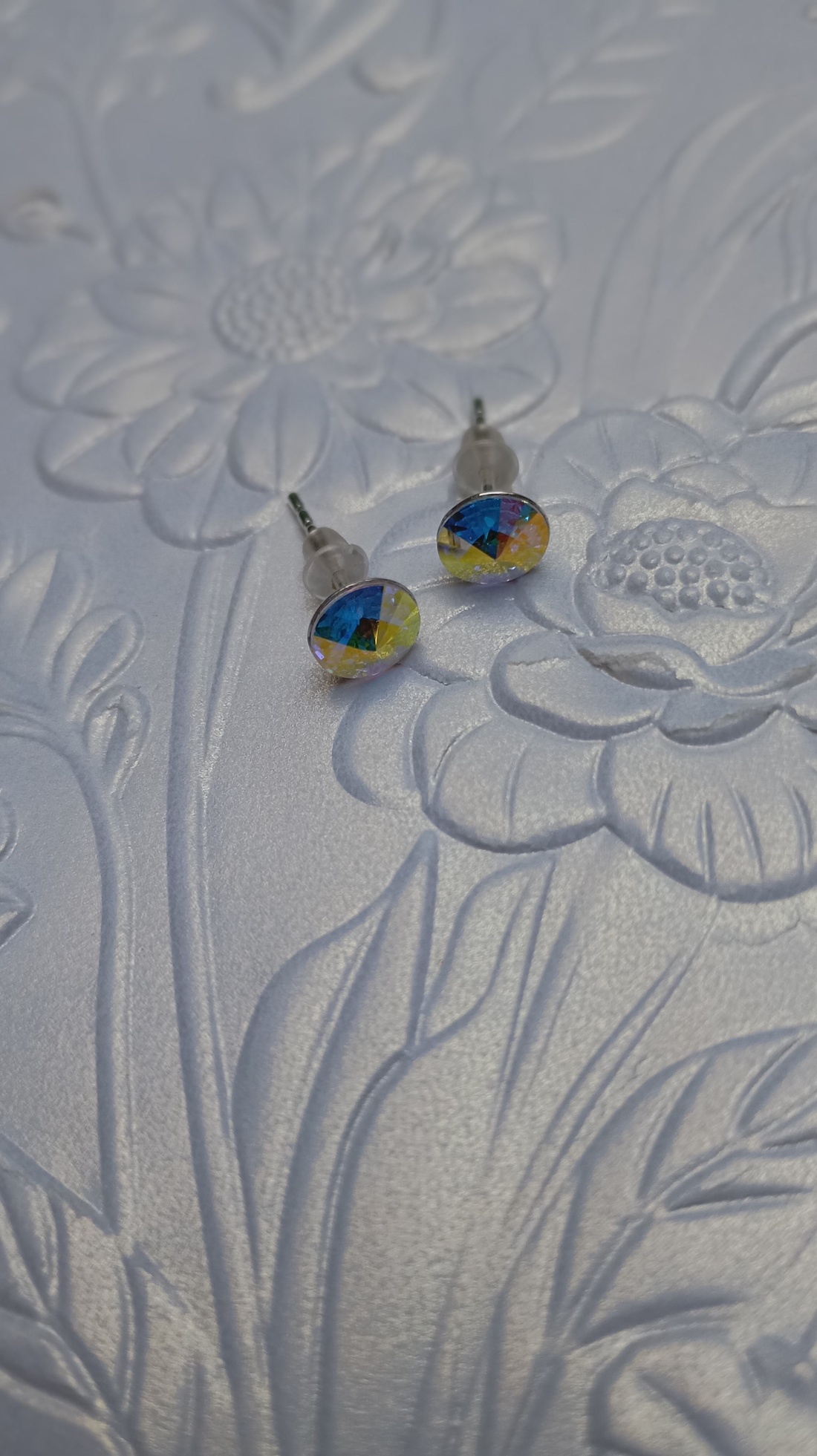 Cercei din argint cu cristal Swarovski Aurore Boreale 6mm - bijuterii - cercei - cercei din argint - Artynos.ro