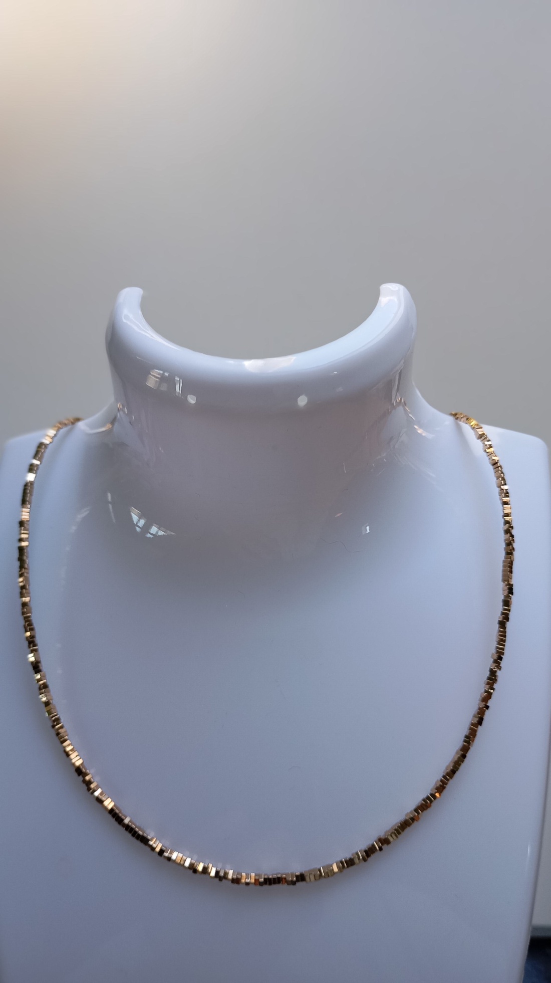 Colier Hematit auriu 1mm, 44 cm, foarte fin - bijuterii - coliere - coliere din pietre semiprețioase - Artynos.ro