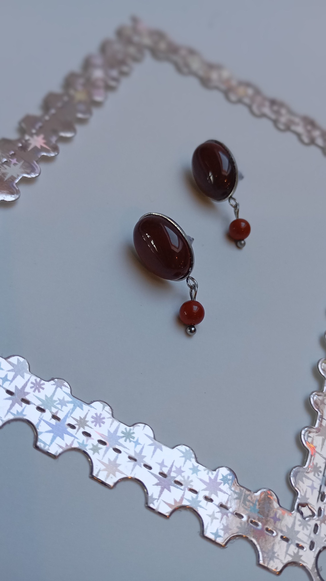 Cercei retro cu Jasp rosu 10x14mm - bijuterii - cercei - cercei din pietre semiprețioase - Artynos.ro