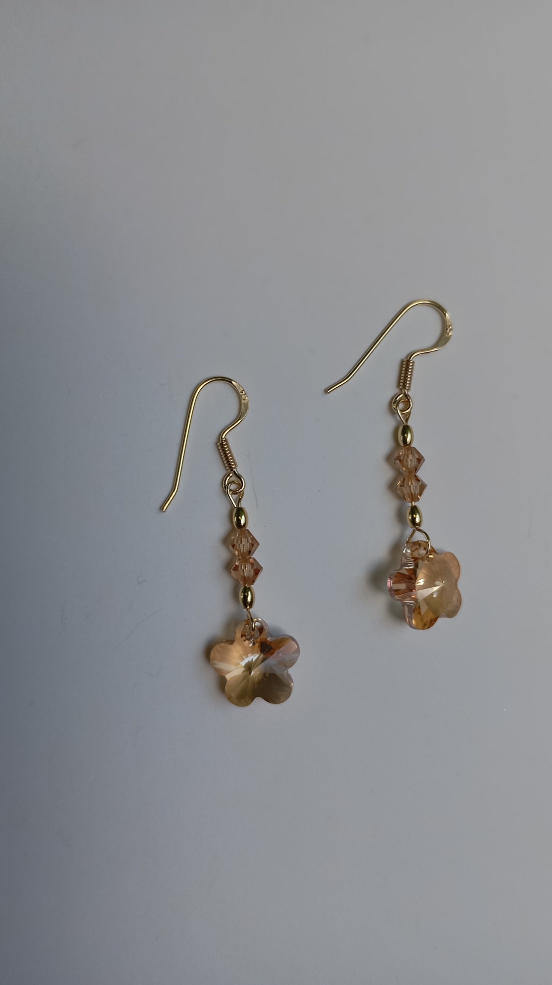 Cercei din argint placat cu aur 18K si cristale Swarovski - bijuterii - cercei - cercei din mărgele - Artynos.ro