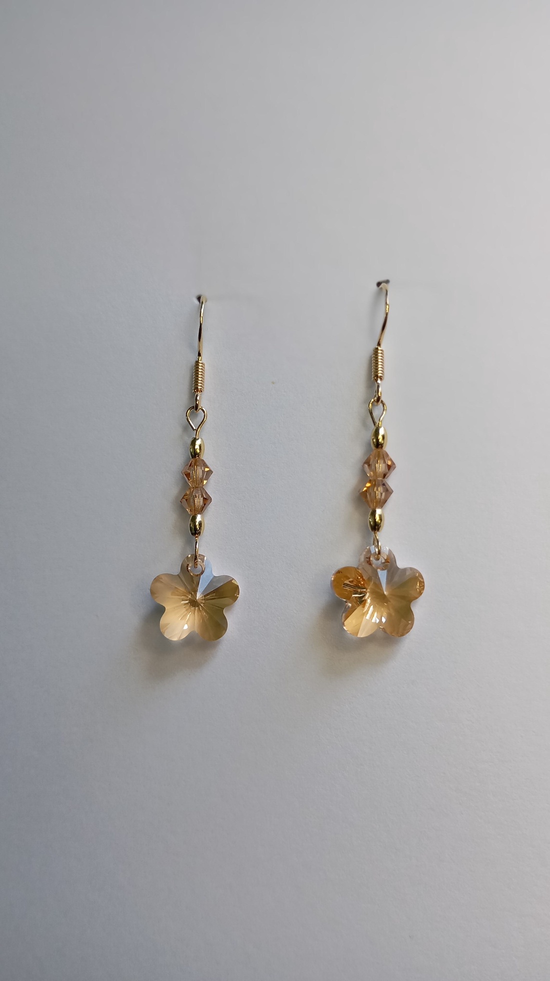 Cercei din argint placat cu aur 18K si cristale Swarovski - bijuterii - cercei - cercei din mărgele - Artynos.ro