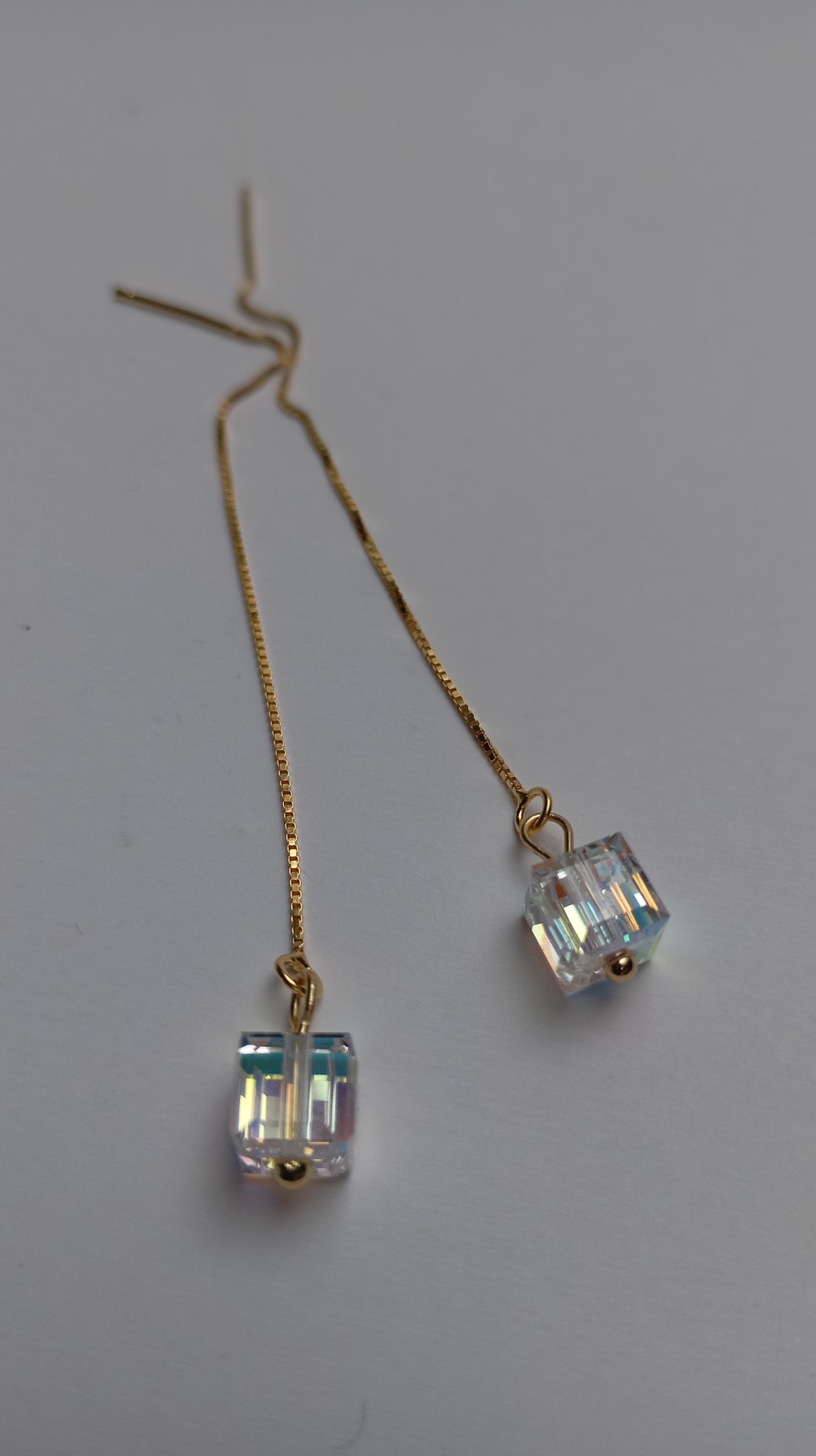 Cercei cu lant din argint aurit si cristal Swarovski Cube 8mm - bijuterii - cercei - cercei din argint - Artynos.ro