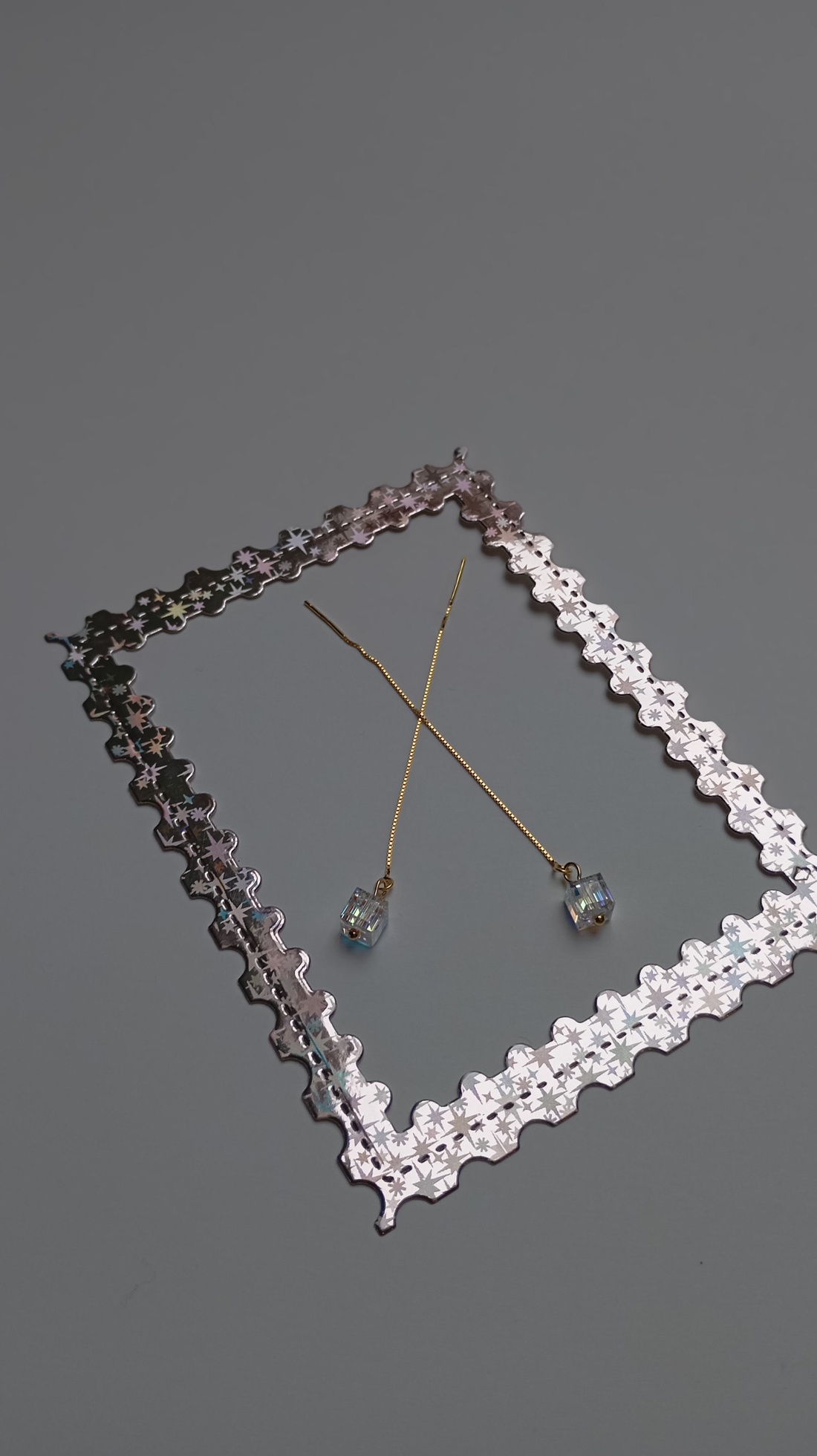 Cercei cu lant din argint aurit si cristal Swarovski Cube 8mm - bijuterii - cercei - cercei din argint - Artynos.ro