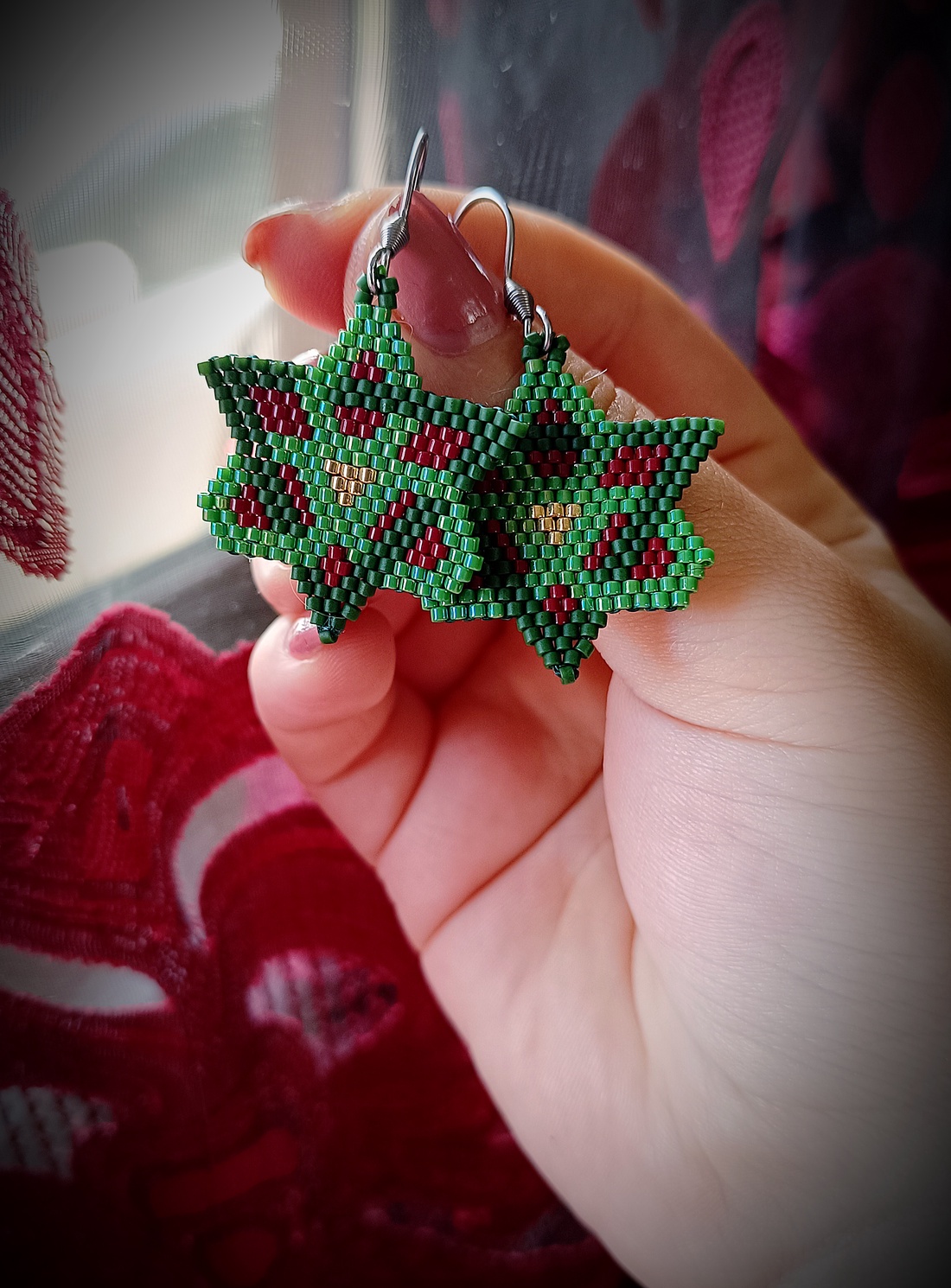 Cercei nod celtic broderie mărgele Myiuki - bijuterii - cercei - cercei agățați - Artynos.ro Cercei nod celtic broderie mărgele Myiuki - bijuterii - cercei - cercei agățați - Artynos.ro