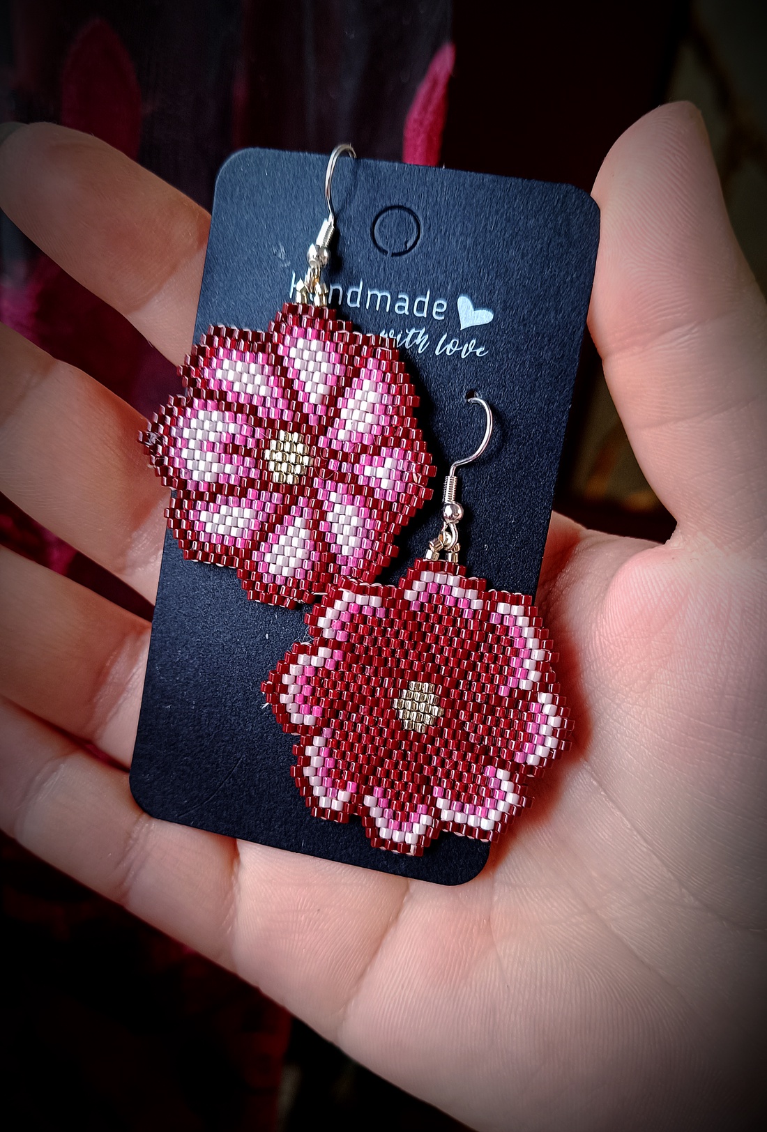 Cercei Burgundy Floral Broderie Mărgele Myiuki - bijuterii - cercei - cercei agățați - Artynos.ro Cercei Burgundy Floral Broderie Mărgele Myiuki - bijuterii - cercei - cercei agățați - Artynos.ro