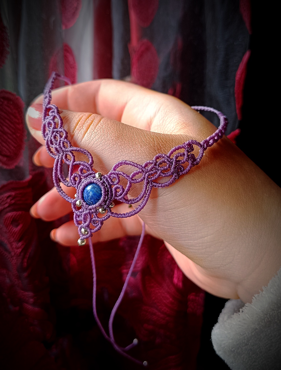 Colier mov delicat micromacrame cu Lapis Lazuli - bijuterii - coliere - colier y - Artynos.ro Colier mov delicat micromacrame cu Lapis Lazuli - bijuterii - coliere - colier y - Artynos.ro