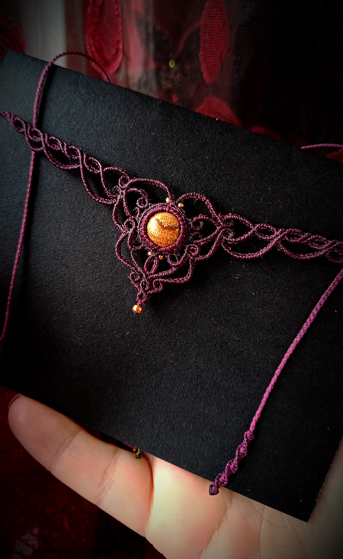 Colier burgundy delicat micromacrame cu piatra Jasp - bijuterii - coliere - colier y - Artynos.ro Colier burgundy delicat micromacrame cu piatra Jasp - bijuterii - coliere - colier y - Artynos.ro