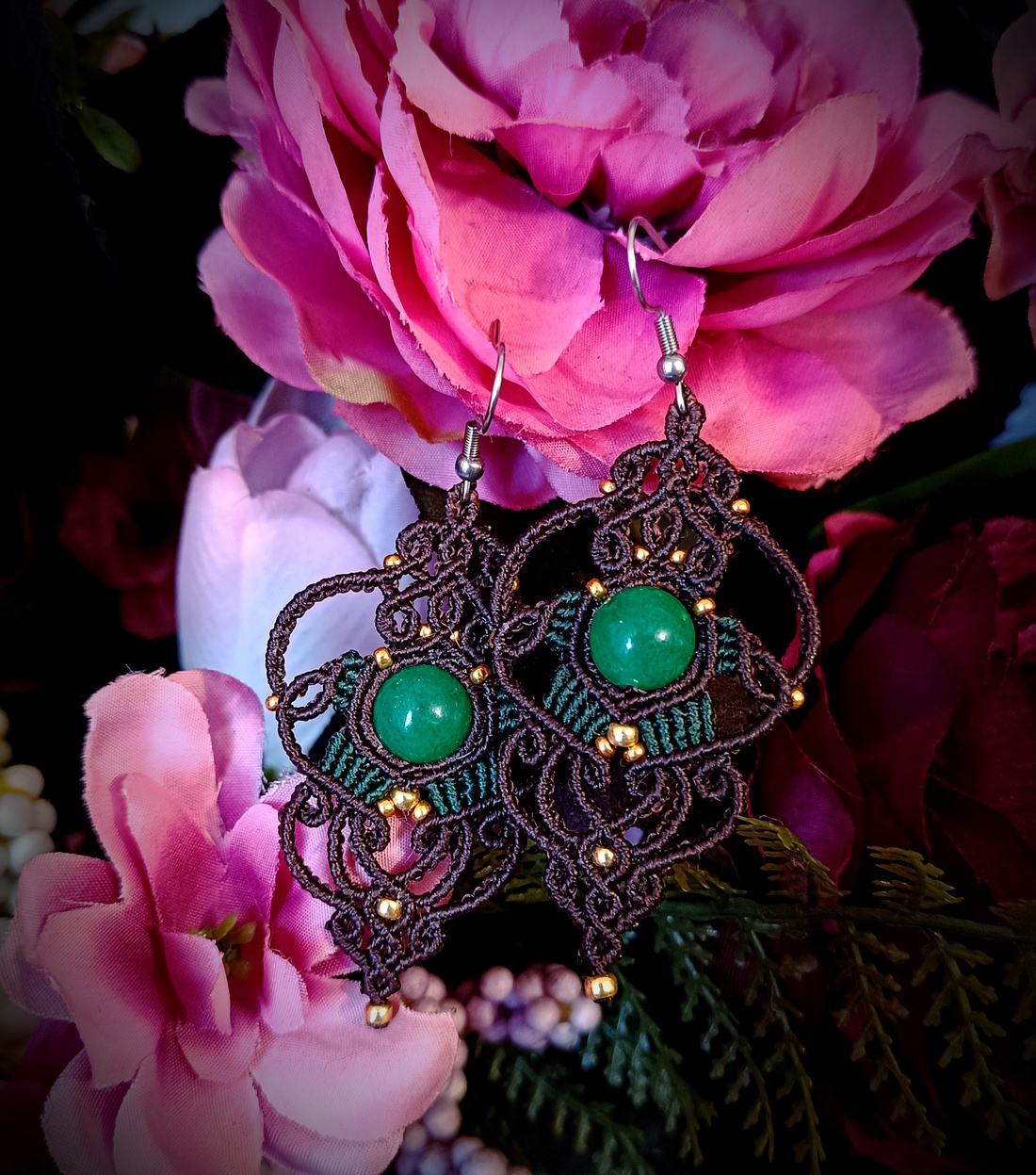 Cercei micromacrame cu piatra semiprețioasa Jad și biluțe Myiuki - bijuterii - cercei - cercei candelabru - Artynos.ro Cercei micromacrame cu piatra semiprețioasa Jad și biluțe Myiuki - bijuterii - cercei - cercei candelabru - Artynos.ro