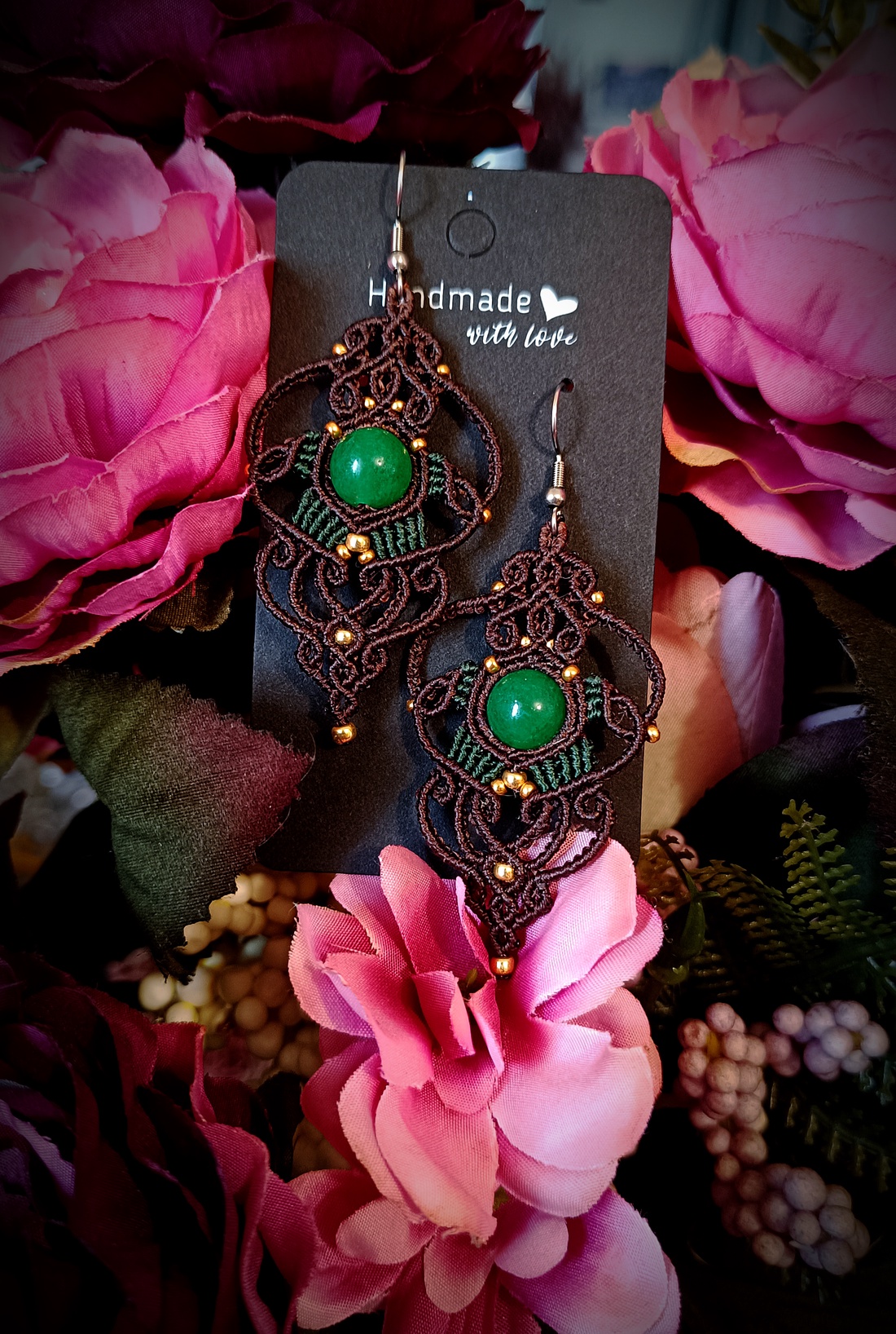 Cercei micromacrame cu piatra semiprețioasa Jad și biluțe Myiuki - bijuterii - cercei - cercei candelabru - Artynos.ro Cercei micromacrame cu piatra semiprețioasa Jad și biluțe Myiuki - bijuterii - cercei - cercei candelabru - Artynos.ro