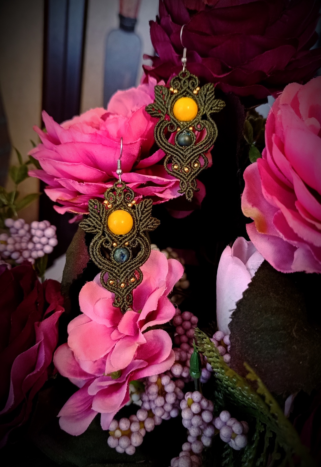 Cercei olive macrame cu piatra semiprețioasa Jad galben - bijuterii - cercei - cercei agățați - Artynos.ro Cercei olive macrame cu piatra semiprețioasa Jad galben - bijuterii - cercei - cercei agățați - Artynos.ro