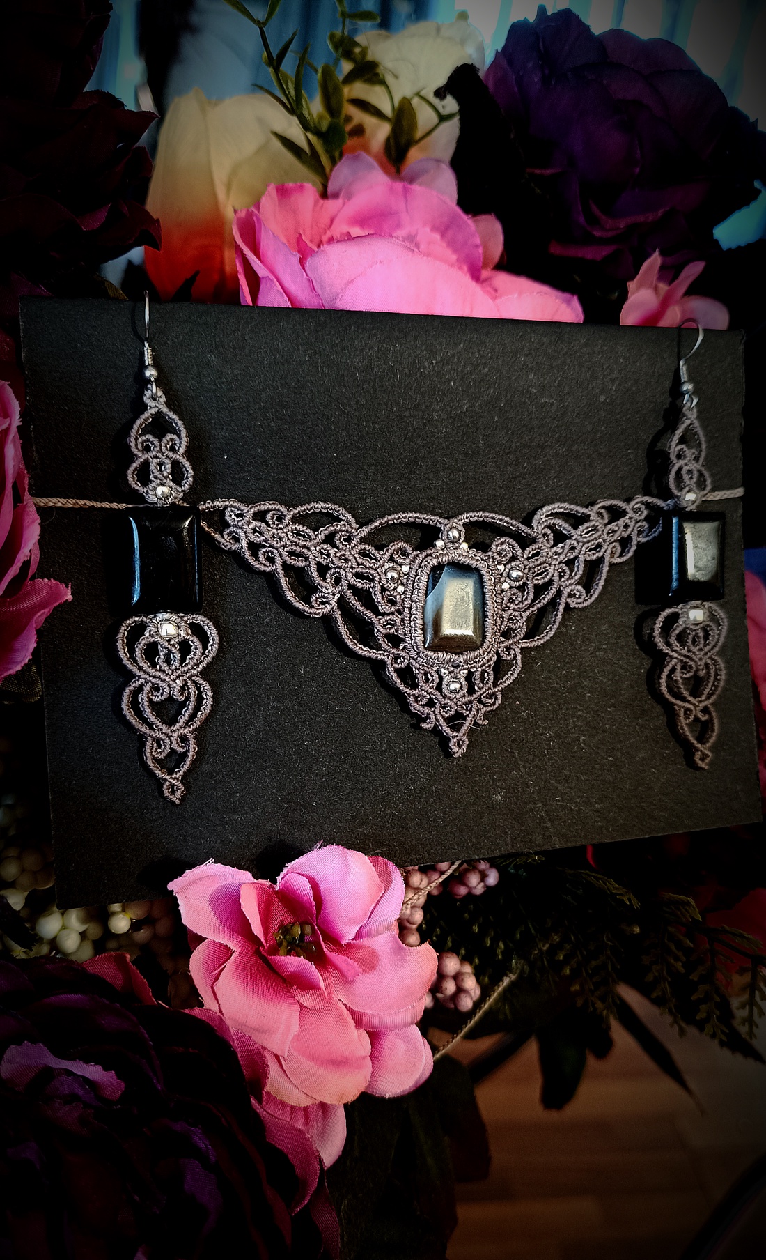 Set bijuterii elegant micromacrame cu cristal Onix - bijuterii - seturi de bijuterii - Artynos.ro Set bijuterii elegant micromacrame cu cristal Onix - bijuterii - seturi de bijuterii - Artynos.ro