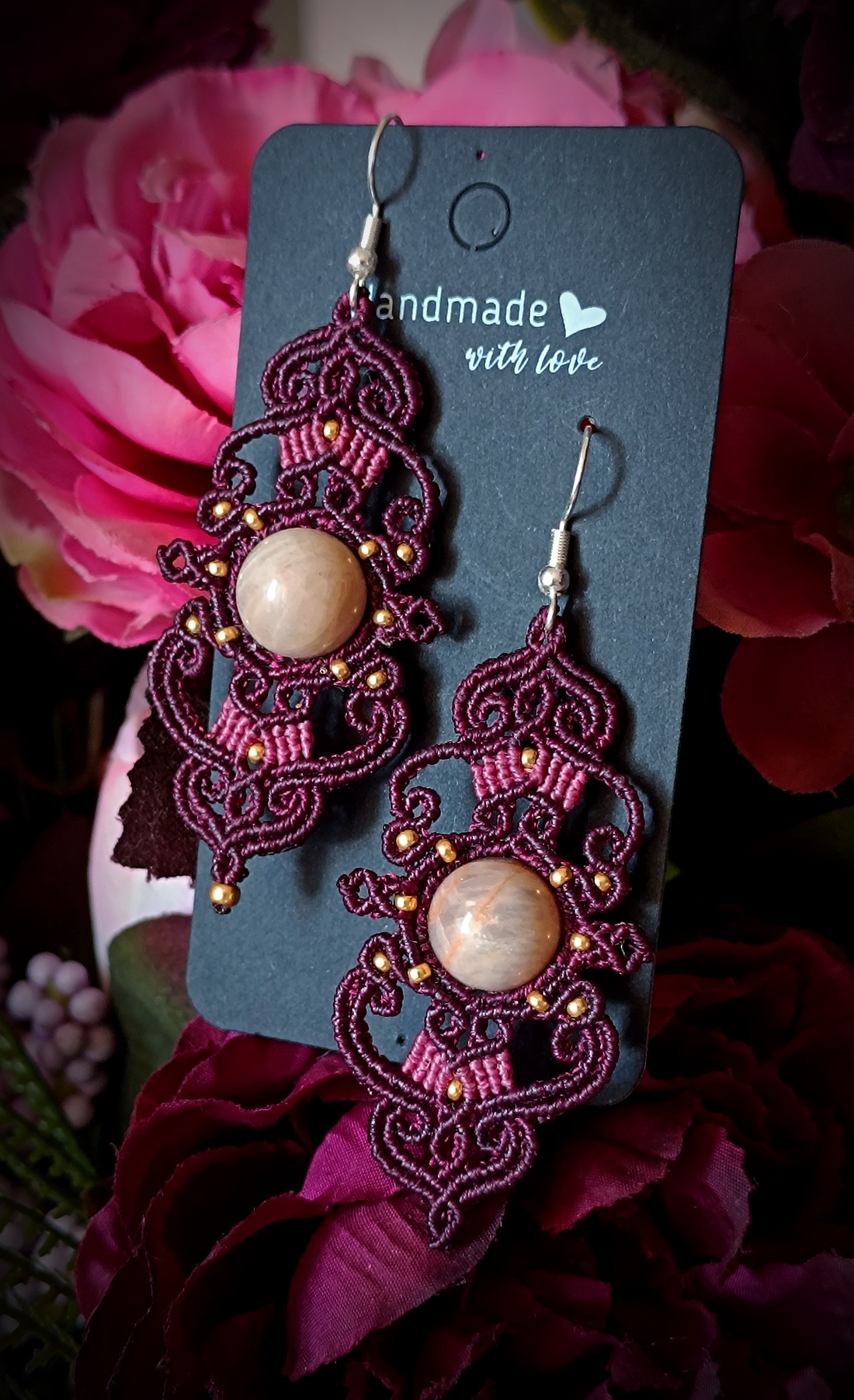 Cercei Violet Macrame Cu Piatra Lunii - bijuterii - cercei - cercei agățați - Artynos.ro Cercei Violet Macrame Cu Piatra Lunii - bijuterii - cercei - cercei agățați - Artynos.ro