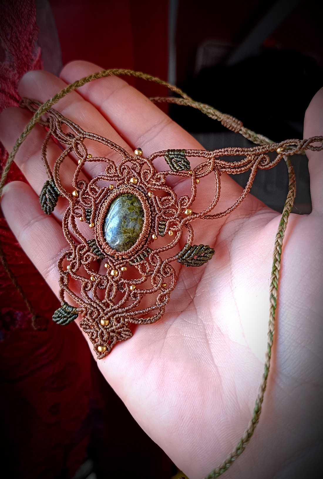 Colier pădure macrame cu cristal Unakite - bijuterii - coliere - colier y - Artynos.ro Colier pădure macrame cu cristal Unakite - bijuterii - coliere - colier y - Artynos.ro