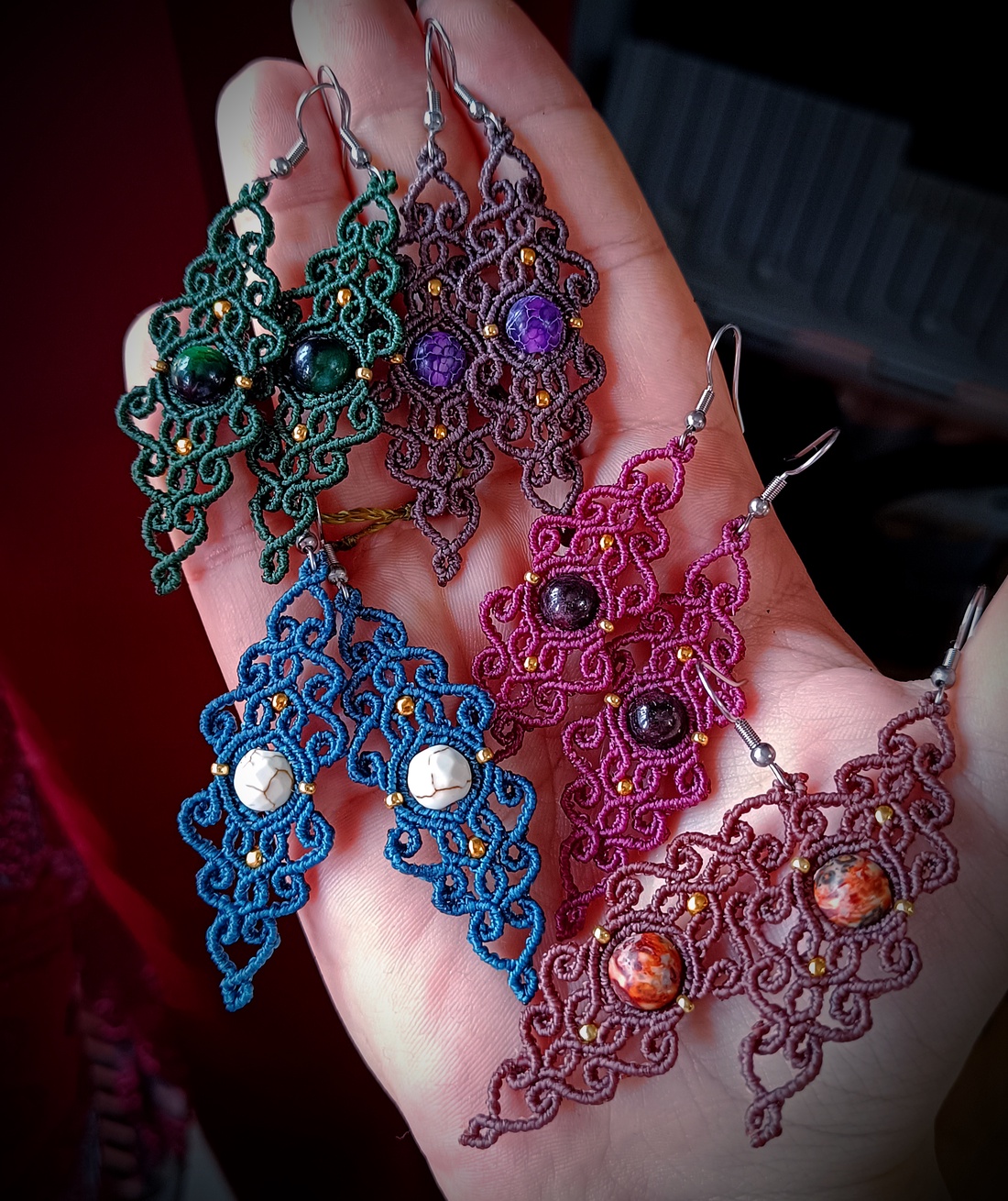 Cercei macrame cu cristal natural - bijuterii - cercei - cercei agățați - Artynos.ro Cercei macrame cu cristal natural - bijuterii - cercei - cercei agățați - Artynos.ro