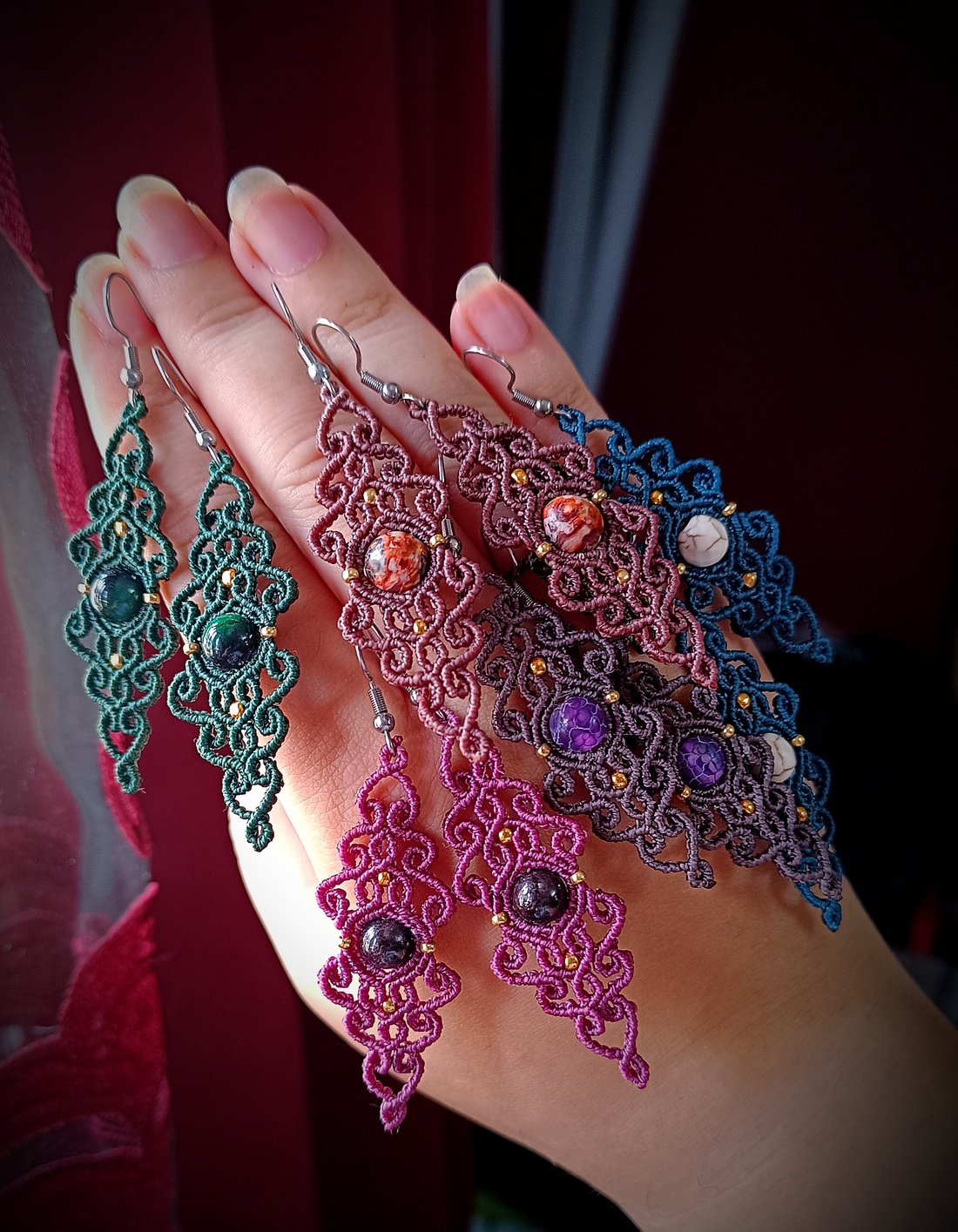 Cercei macrame cu cristal natural - bijuterii - cercei - cercei agățați - Artynos.ro Cercei macrame cu cristal natural - bijuterii - cercei - cercei agățați - Artynos.ro