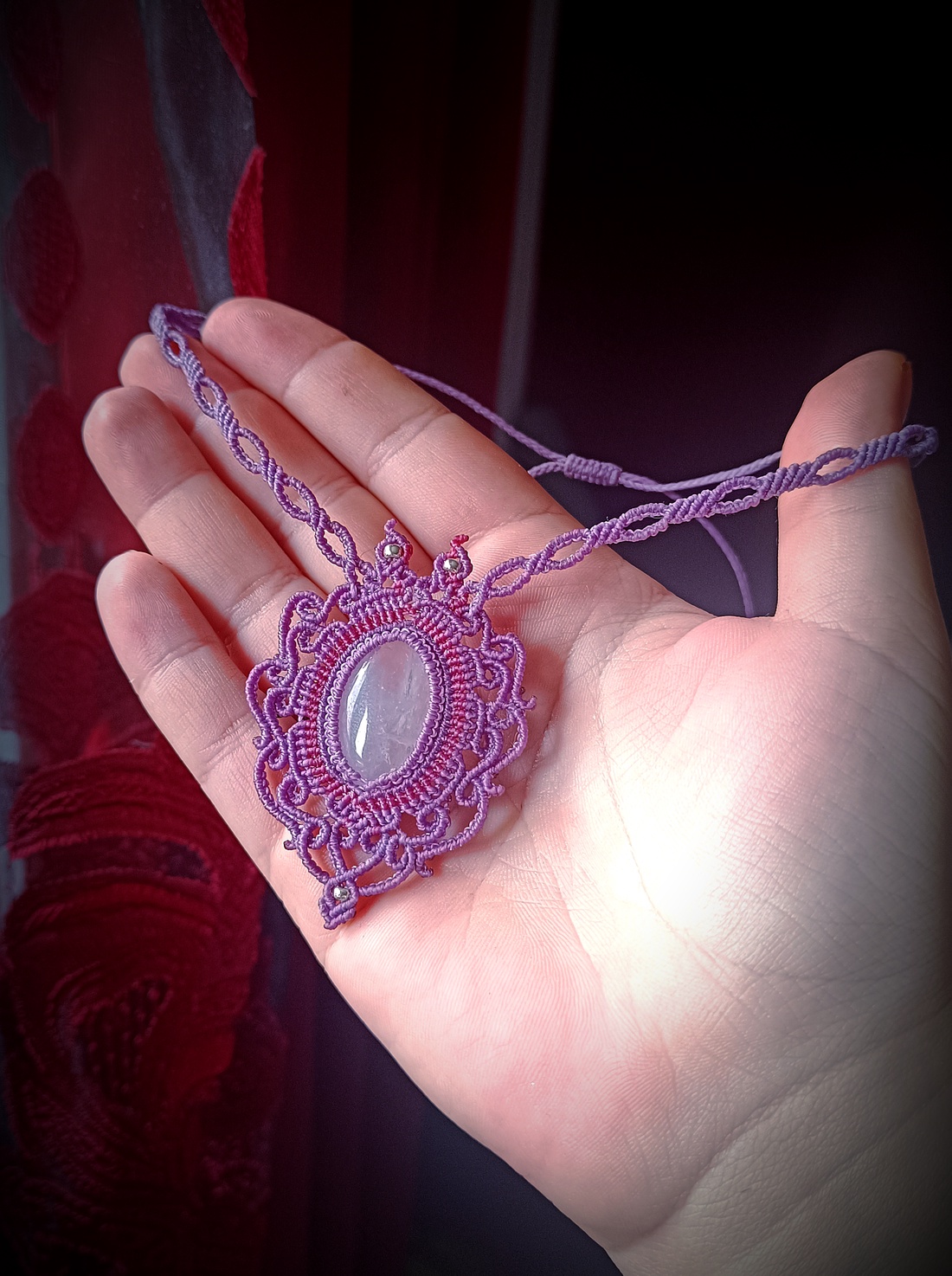 Colier macrame amuleta cu Cuart - bijuterii - coliere - colier y - Artynos.ro Colier macrame amuleta cu Cuart - bijuterii - coliere - colier y - Artynos.ro