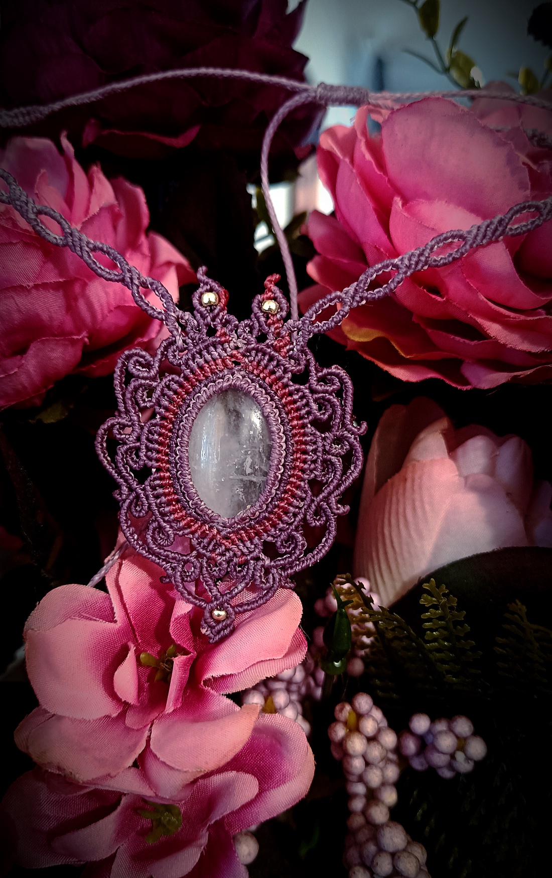 Colier macrame amuleta cu Cuart - bijuterii - coliere - colier y - Artynos.ro Colier macrame amuleta cu Cuart - bijuterii - coliere - colier y - Artynos.ro