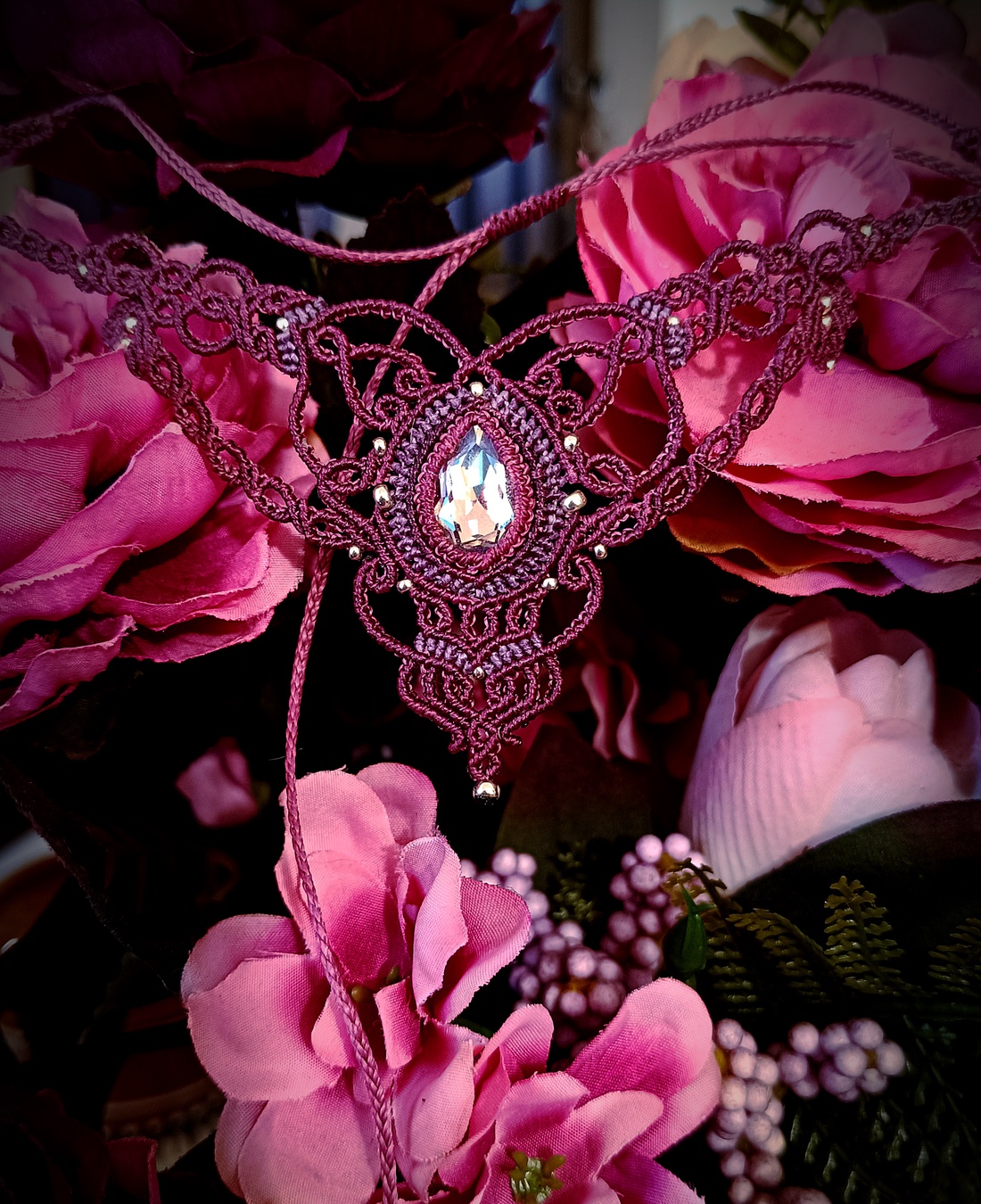 Colier violet elegant micromacrame - bijuterii - coliere - colier y - Artynos.ro Colier violet elegant micromacrame - bijuterii - coliere - colier y - Artynos.ro