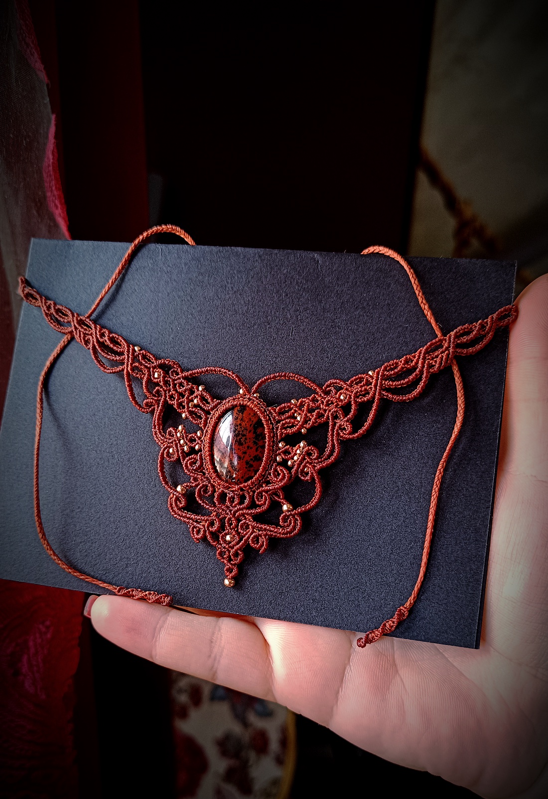 Colier maro macrame cristal obsidian - bijuterii - coliere - colier y - Artynos.ro Colier maro macrame cristal obsidian - bijuterii - coliere - colier y - Artynos.ro