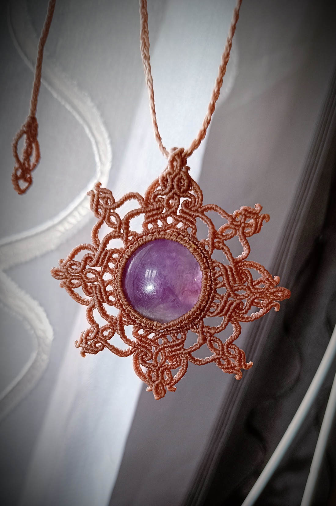 Pandantiv Talisman Mandala cu Ametist - bijuterii - coliere - coliere din pietre semiprețioase - Artynos.ro Pandantiv Talisman Mandala cu Ametist - bijuterii - coliere - coliere din pietre semiprețioase - Artynos.ro