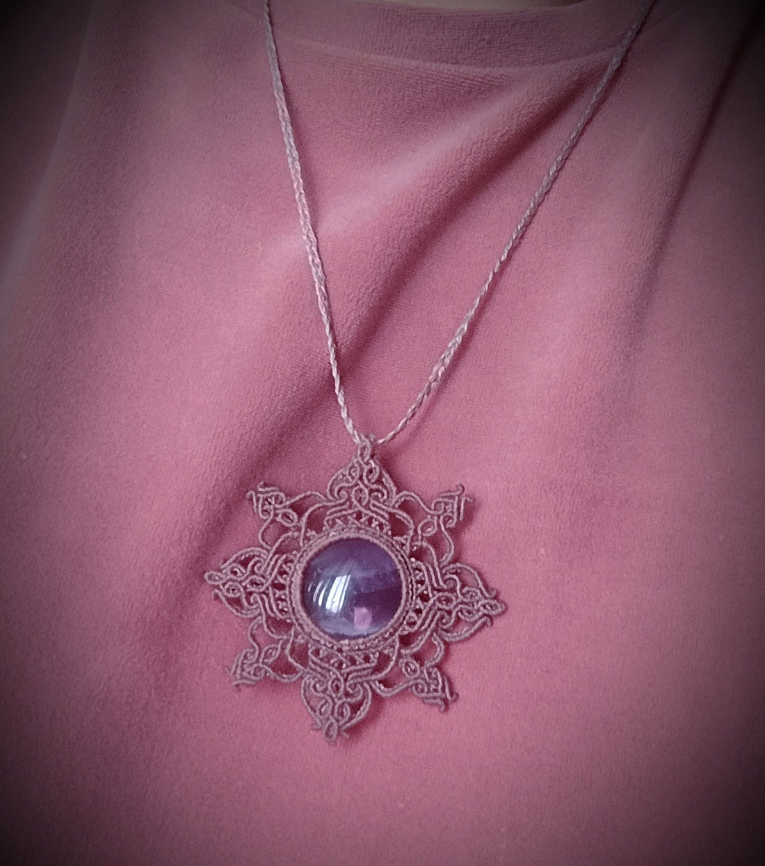 Pandantiv Talisman Mandala cu Ametist - bijuterii - coliere - coliere din pietre semiprețioase - Artynos.ro Pandantiv Talisman Mandala cu Ametist - bijuterii - coliere - coliere din pietre semiprețioase - Artynos.ro