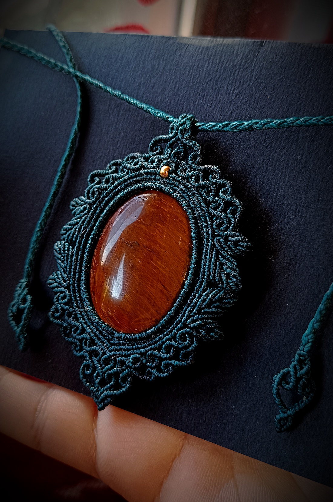 Pandantiv Talisman Micromacrame Ochi de tigru - bijuterii - coliere - coliere din pietre semiprețioase - Artynos.ro Pandantiv Talisman Micromacrame Ochi de tigru - bijuterii - coliere - coliere din pietre semiprețioase - Artynos.ro