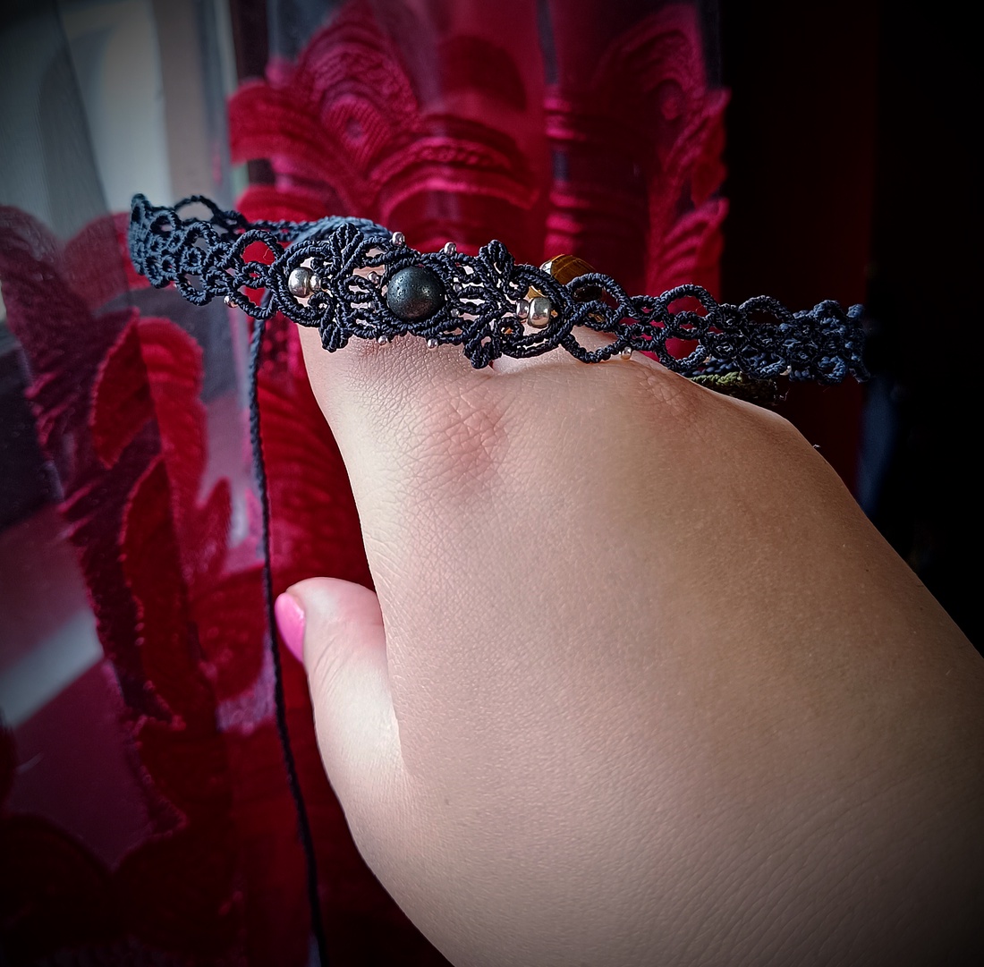 Choker micromacrame cu pirita și biluțe - bijuterii - coliere - chockere - Artynos.ro Choker micromacrame cu pirita și biluțe - bijuterii - coliere - chockere - Artynos.ro