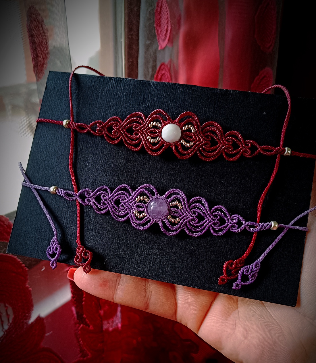 Choker micromacrame cu cristal natural și bilute - bijuterii - coliere - chockere - Artynos.ro Choker micromacrame cu cristal natural și bilute - bijuterii - coliere - chockere - Artynos.ro