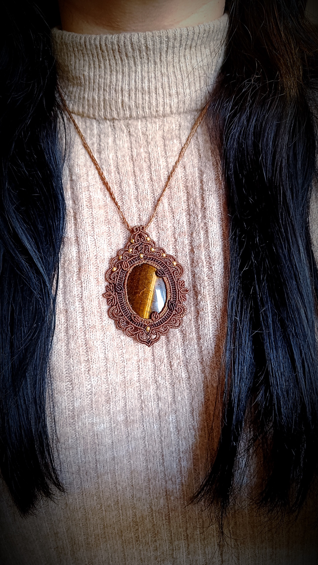 Pandantiv Talisman Micromacrame Ochi de tigru - bijuterii - coliere - coliere din pietre semiprețioase - Artynos.ro Pandantiv Talisman Micromacrame Ochi de tigru - bijuterii - coliere - coliere din pietre semiprețioase - Artynos.ro