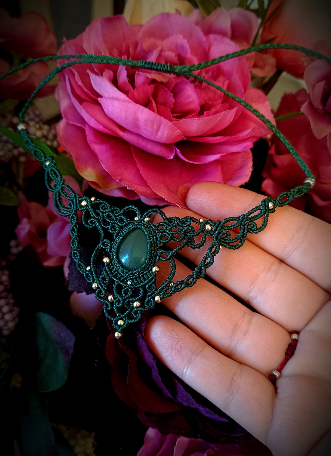 Colier elegant verde micromacrame cu Aventurin - bijuterii - coliere - chockere - Artynos.ro Colier elegant verde micromacrame cu Aventurin - bijuterii - coliere - chockere - Artynos.ro