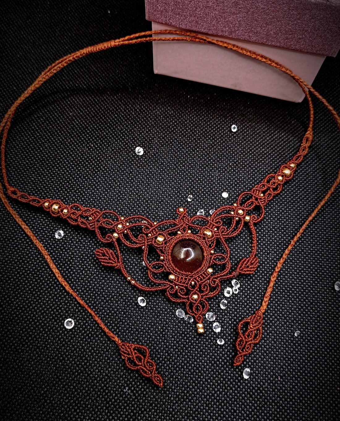 Colier Mistic Micromacrame Cristal Carneol - bijuterii - coliere - chockere - Artynos.ro