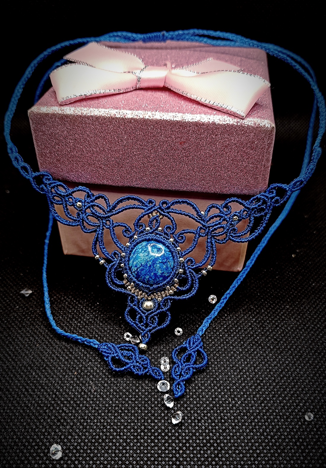 Colier Albastru Micromacrame  cu Jasp Imperial  - bijuterii - coliere - coliere din pietre semiprețioase - Artynos.ro