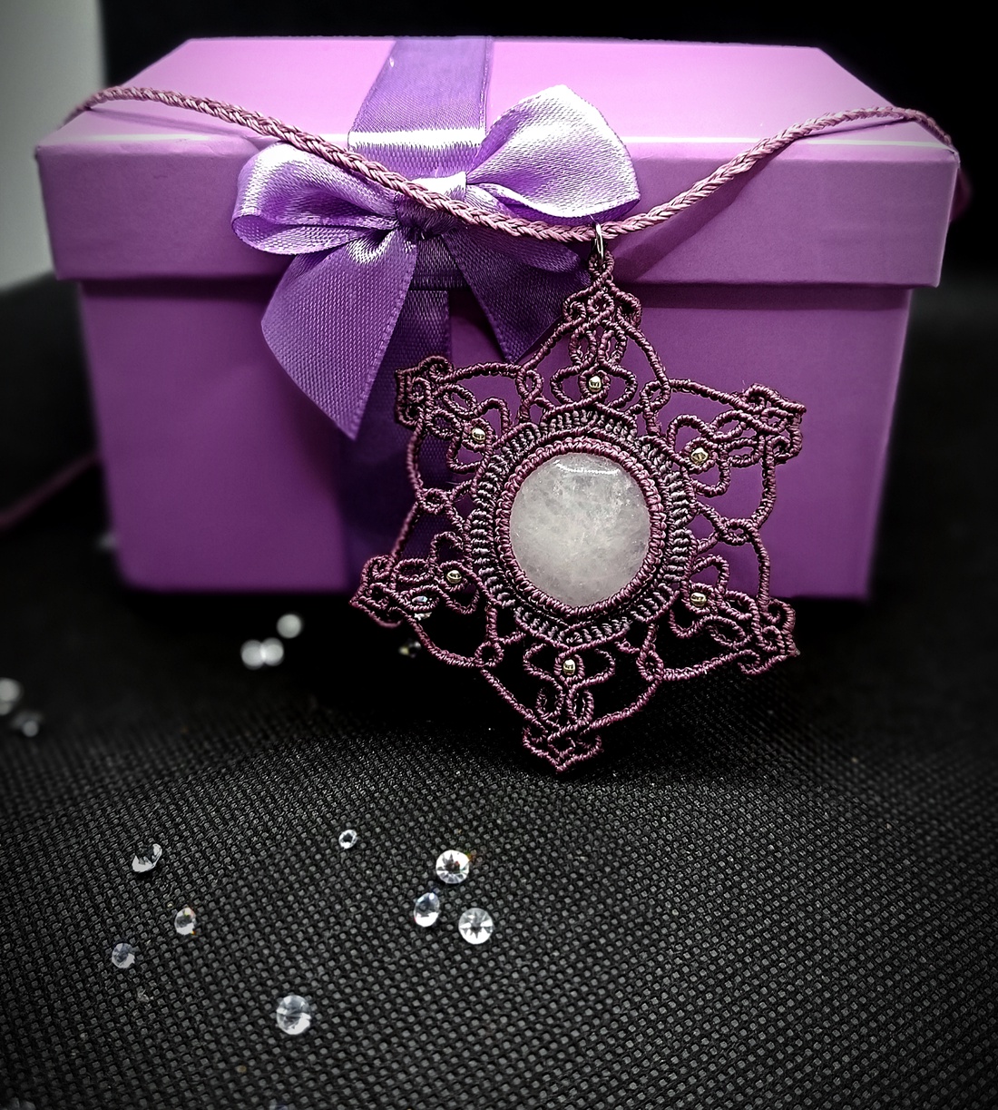 Pandantiv Mandala Talisman cu Cuart Roz - bijuterii - coliere - coliere cu pandative - Artynos.ro