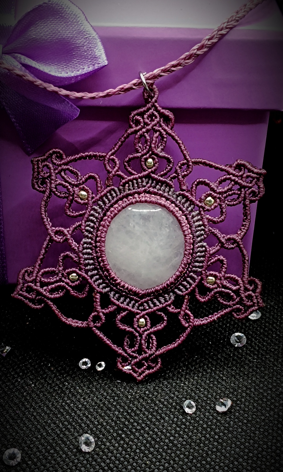 Pandantiv Mandala Talisman cu Cuart Roz - bijuterii - coliere - coliere cu pandative - Artynos.ro