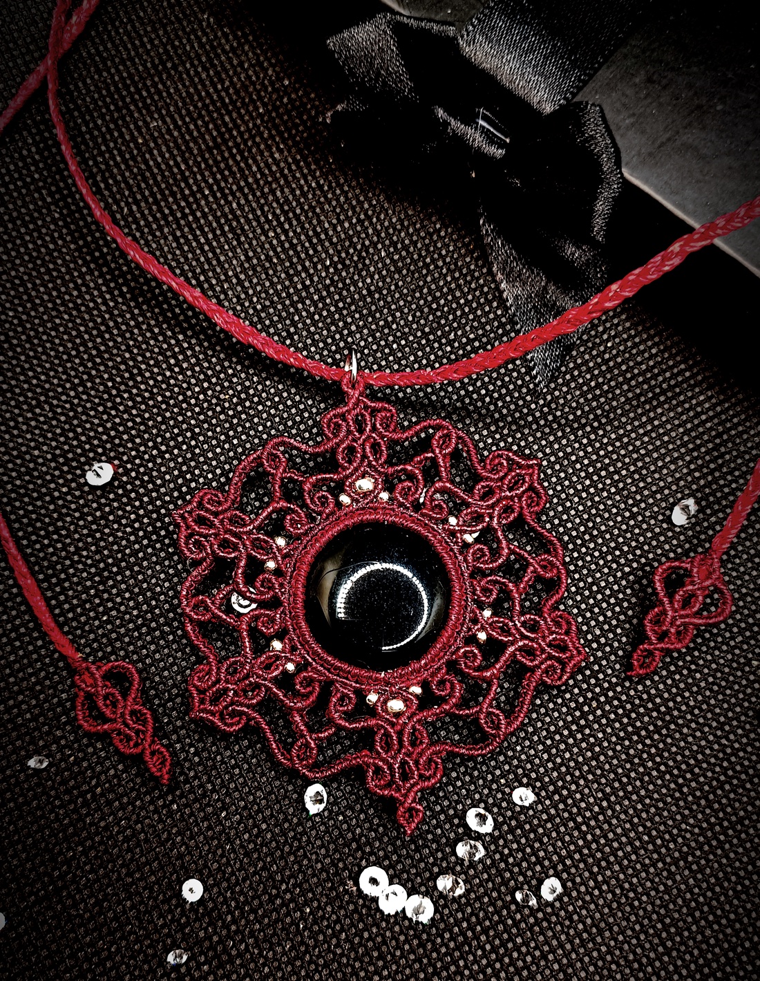 Talisman Pandantiv Burgundy Cu Onix - bijuterii - coliere - coliere cu pandative - Artynos.ro