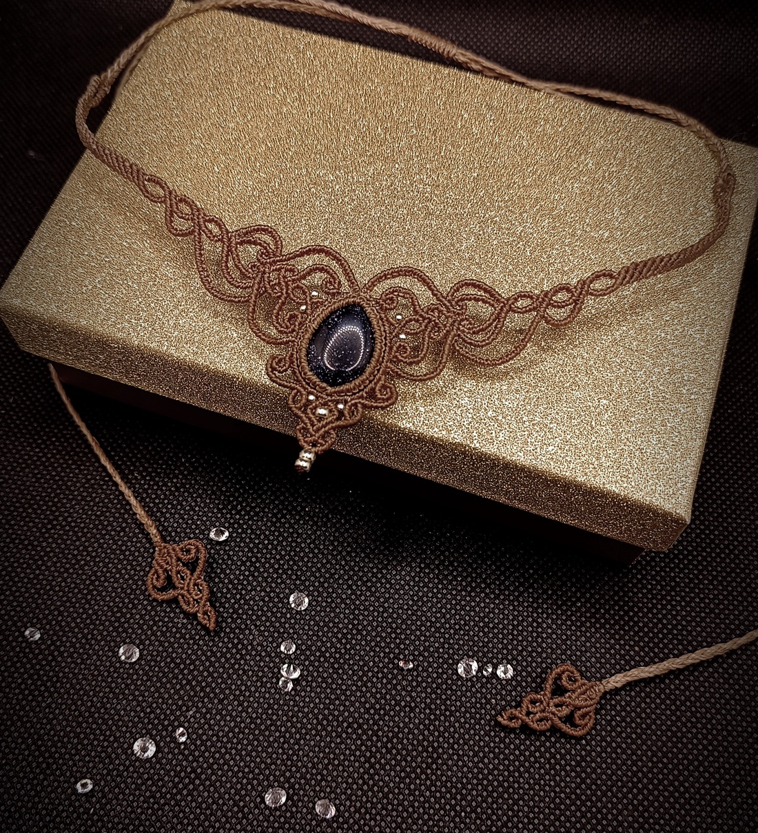 Colier Princess Micromacrame Cu Piatra Soarelui - bijuterii - coliere - chockere - Artynos.ro