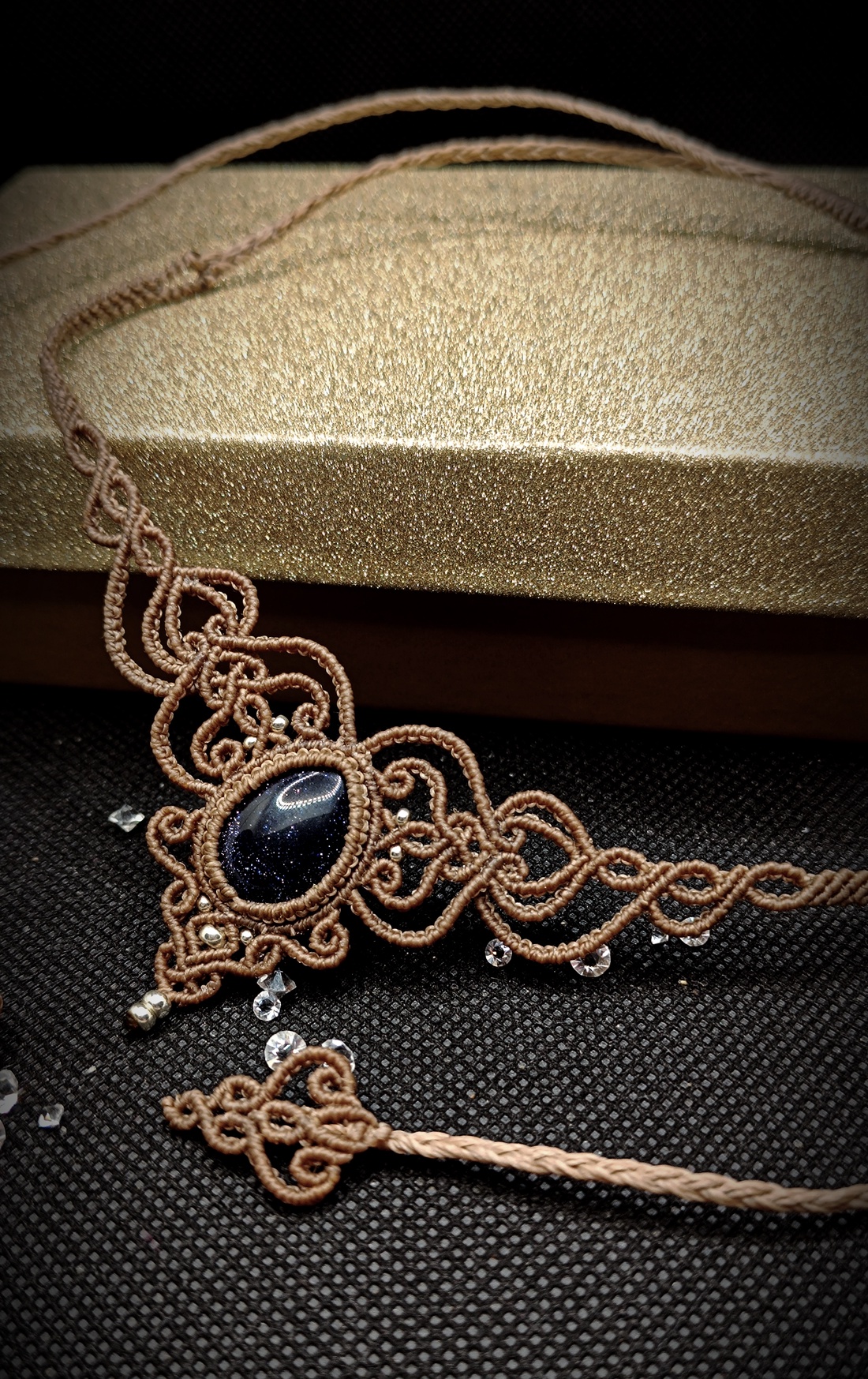 Colier Princess Micromacrame Cu Piatra Soarelui - bijuterii - coliere - chockere - Artynos.ro