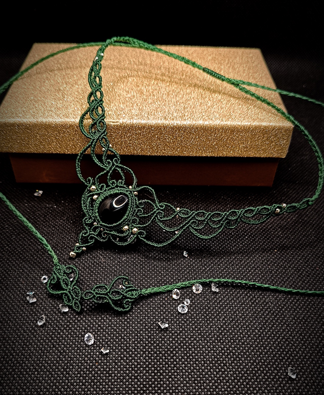 Colier Princess Verde Micromacrame Cu Onix - bijuterii - coliere - chockere - Artynos.ro