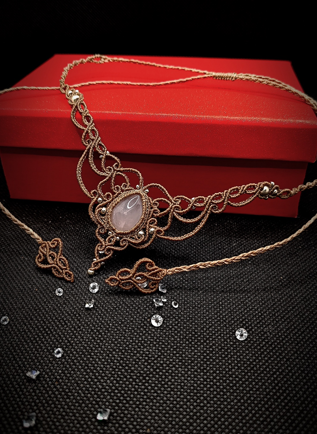 Colier Princess Delicat Micromacrame Cu Cuart Roz  - bijuterii - coliere - chockere - Artynos.ro