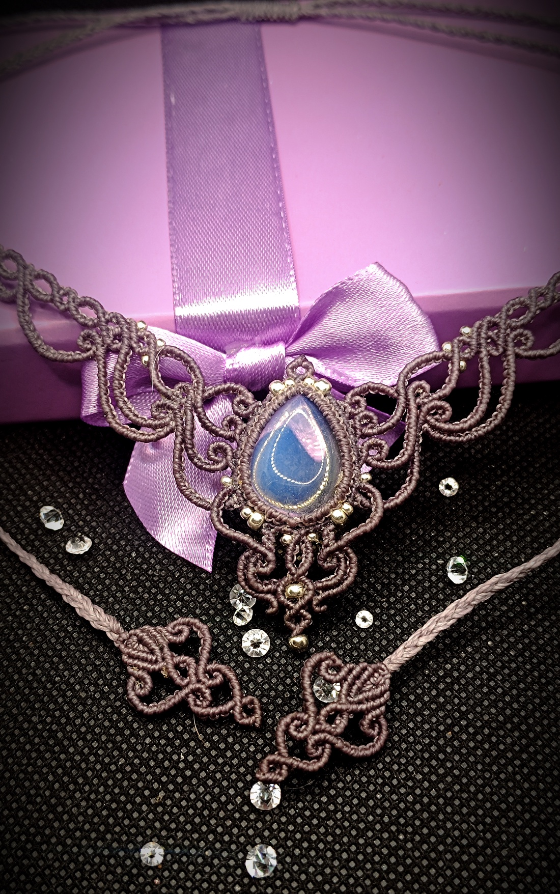 Colier delicat Princess Micromacrame cu Opal - bijuterii - coliere - chockere - Artynos.ro